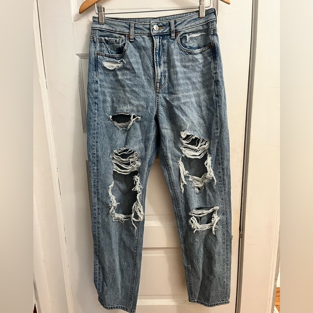 American eagle - wide leg destroyed size 6